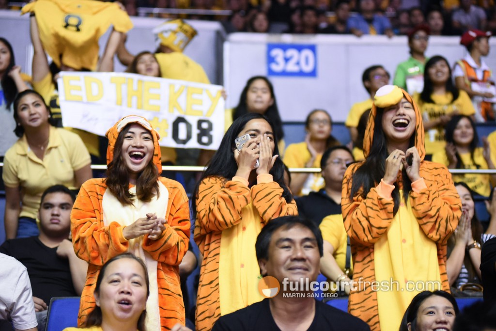 uaap-78-semis-ust-tigers-def-nu-bulldogs-24