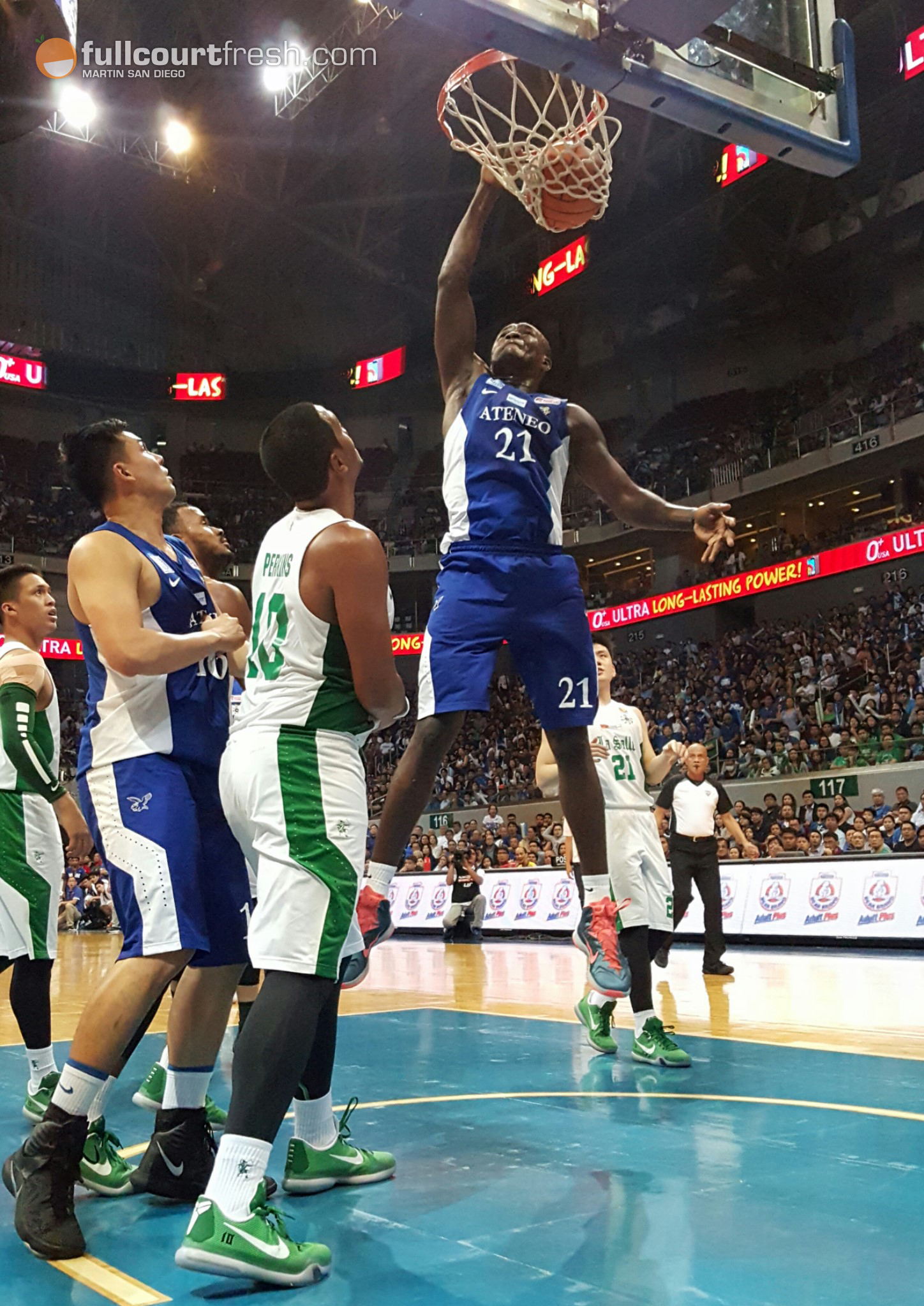 This dunk by Chibueze Ikeh shows exactly what the Samsung Galaxy S6 Edge Plus' camera can do